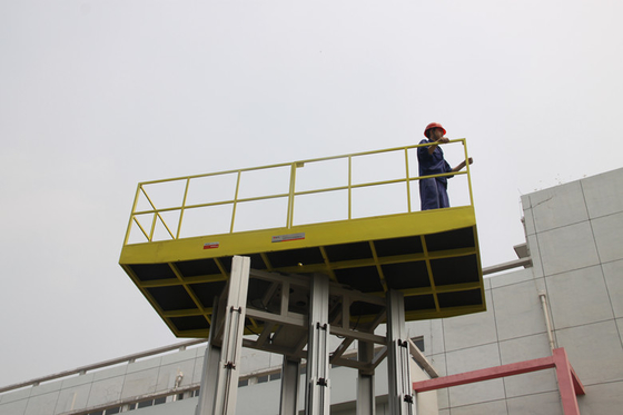 Six Mast 12m Self Propelled Aerial Lift 400kg Capacity With Big Platform